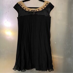 Laundry dress size 2 with lace and pleats